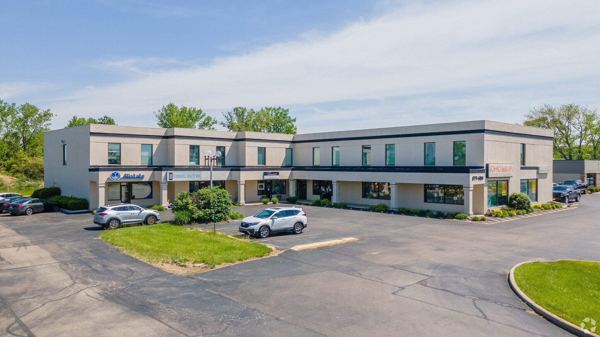677-689 Miamisburg Centerville Rd, Centerville, OH for lease Primary Photo- Image 1 of 32