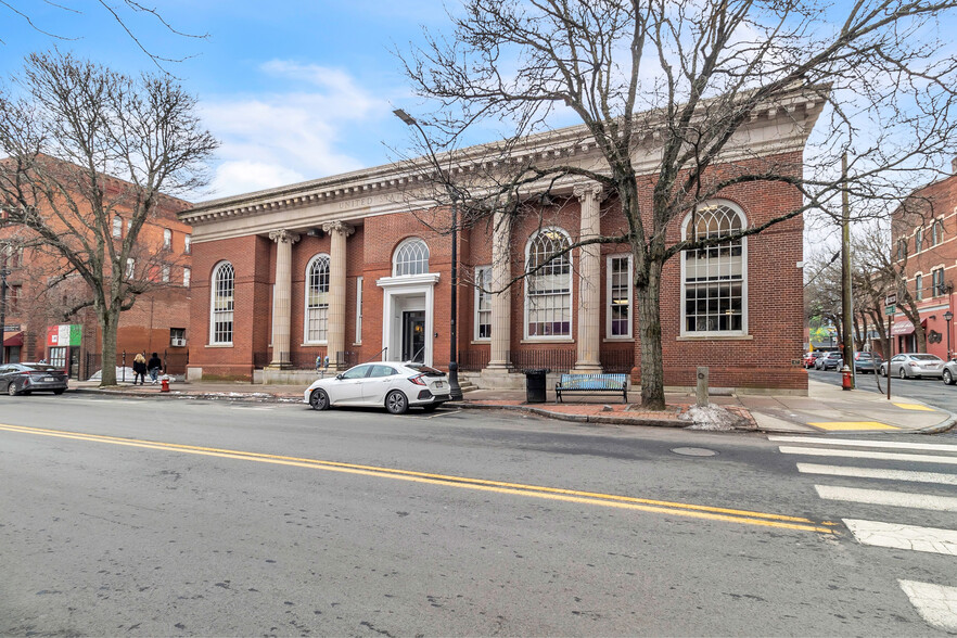 47 Pleasant St, Northampton, MA for lease - Building Photo - Image 1 of 16