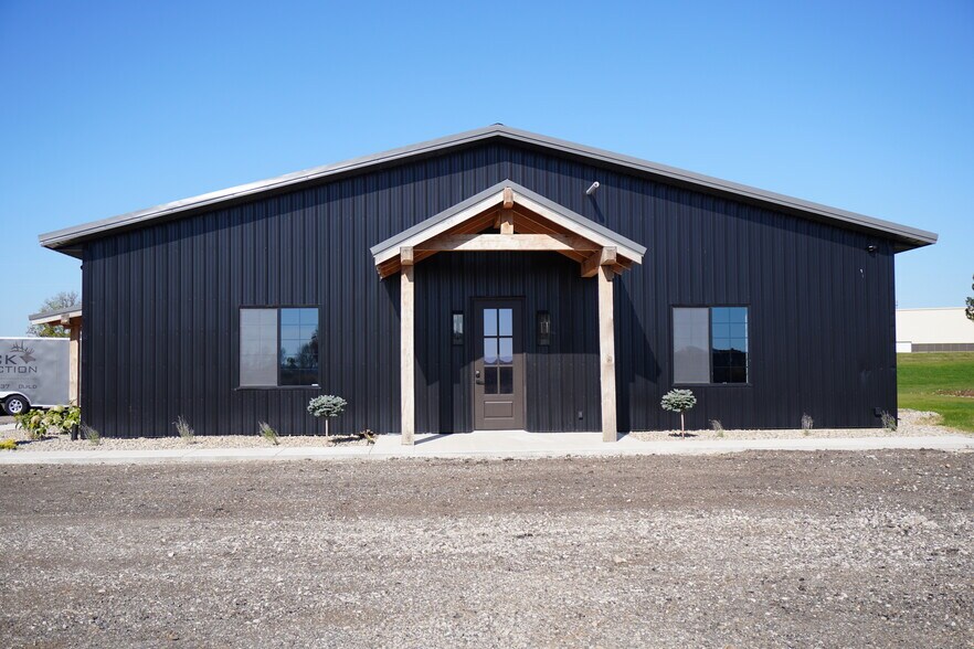 1195 Townline Rd, Ligonier, IN à louer - Photo du bâtiment - Image 3 de 5