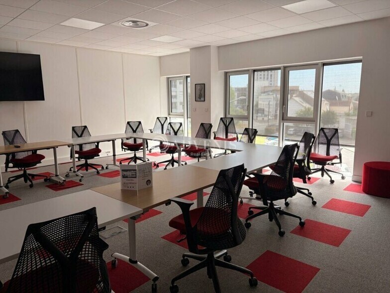 Bureau dans Tours à louer - Photo du bâtiment - Image 3 de 10