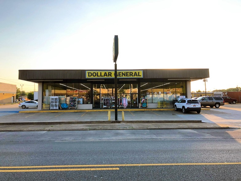 19 N Broadway Ave, Sylacauga, AL for lease - Building Photo - Image 1 of 4