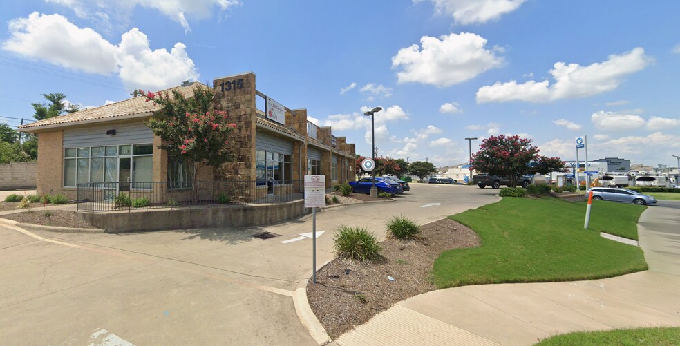 1315 Grand Avenue Pky, Pflugerville, TX à louer - Photo du bâtiment - Image 2 de 3