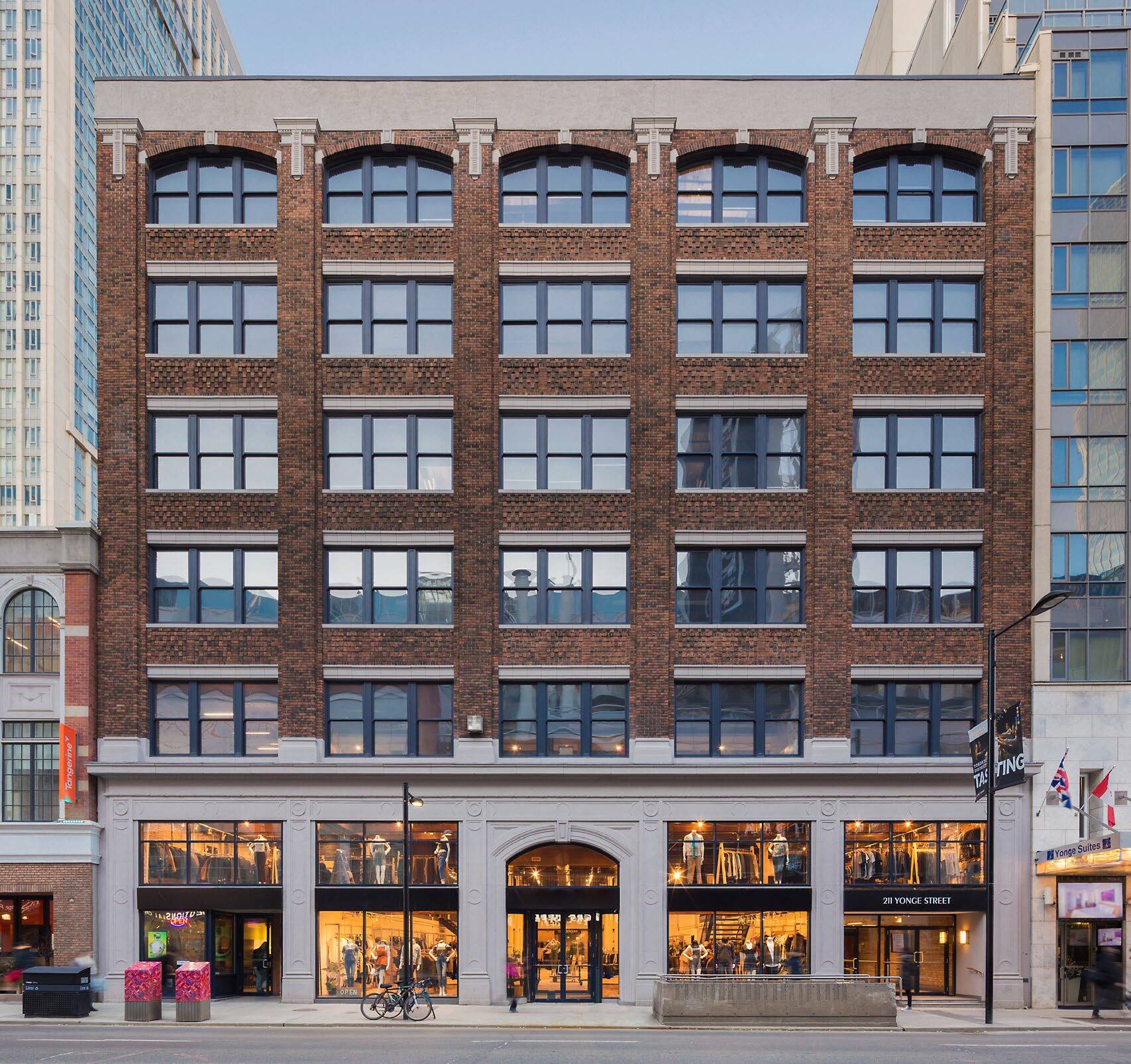 211 Yonge Street, Toronto, ON for lease Building Photo- Image 1 of 10