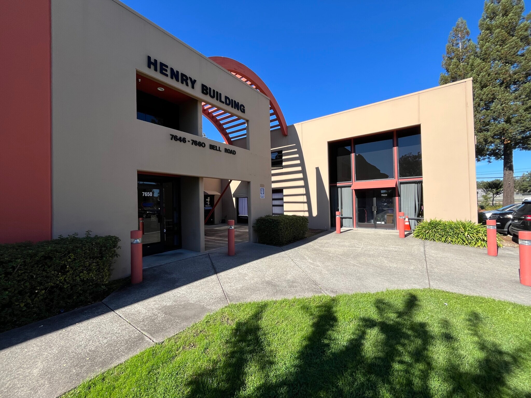 7640-7660 Bell Rd, Windsor, CA à louer Photo du bâtiment- Image 1 de 6