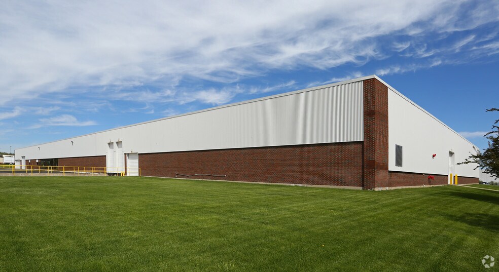 1001 Foster Ave, Bensenville, IL à louer - Photo du bâtiment - Image 2 de 4