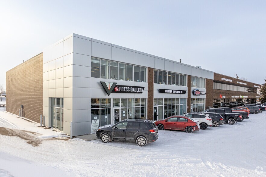 17511-17527 107 Ave NW, Edmonton, AB à louer - Photo du bâtiment - Image 2 de 4