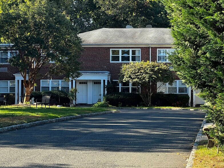 56 Mechanic St, Millburn, NJ à vendre - Photo du bâtiment - Image 2 de 6