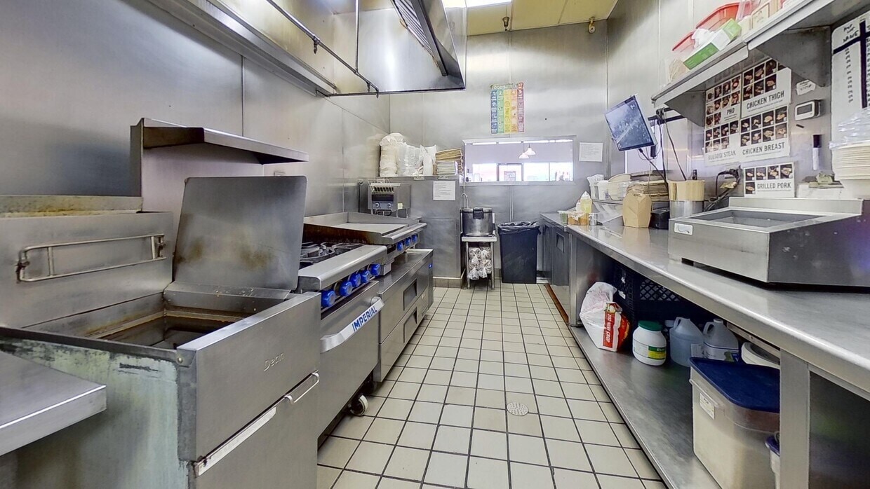 488 E 17th St, Costa Mesa, CA for lease Building Photo- Image 1 of 8