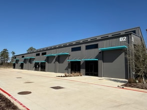 2007 Airport Rd, Conroe, TX for lease Building Photo- Image 2 of 12