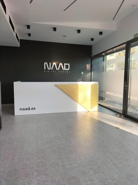 Commerce de détail dans Zaragoza, Zaragoza à louer - Hall d’entrée - Image 2 de 28