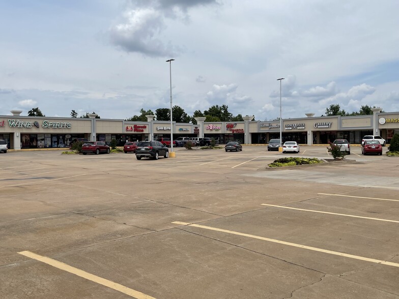 3200 S Boulevard St, Edmond, OK for lease - Building Photo - Image 1 of 6