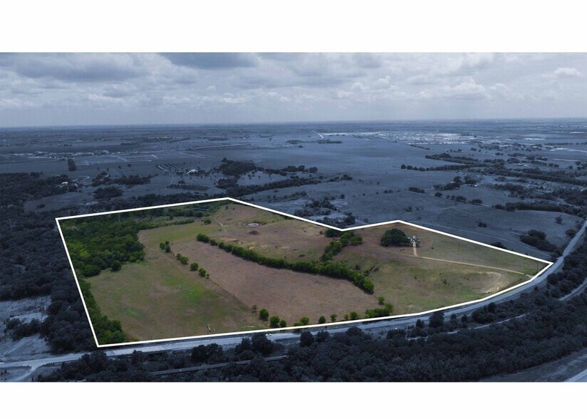 850 County Road 403, Taylor, TX à vendre - Photo du bâtiment - Image 2 de 12