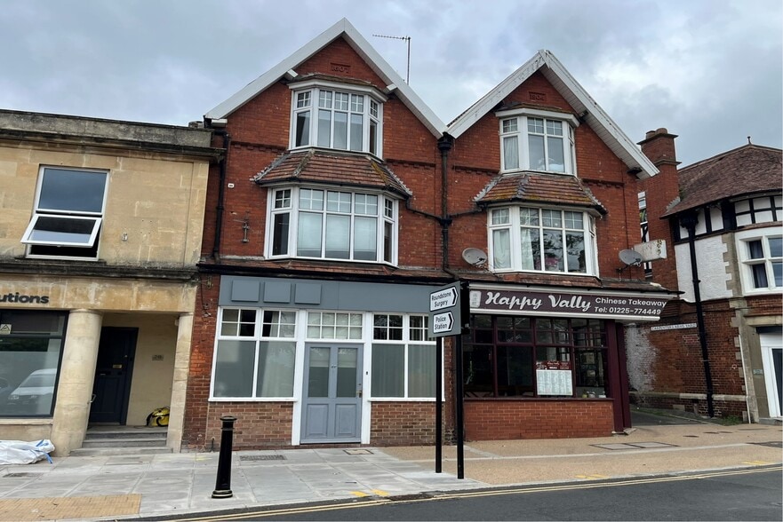 27 Roundstone St, Trowbridge for sale - Building Photo - Image 1 of 8
