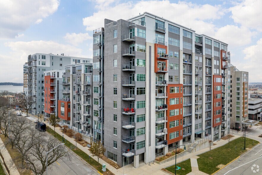 301-315 W Washington Ave, Madison, WI à vendre - Photo principale - Image 1 de 6