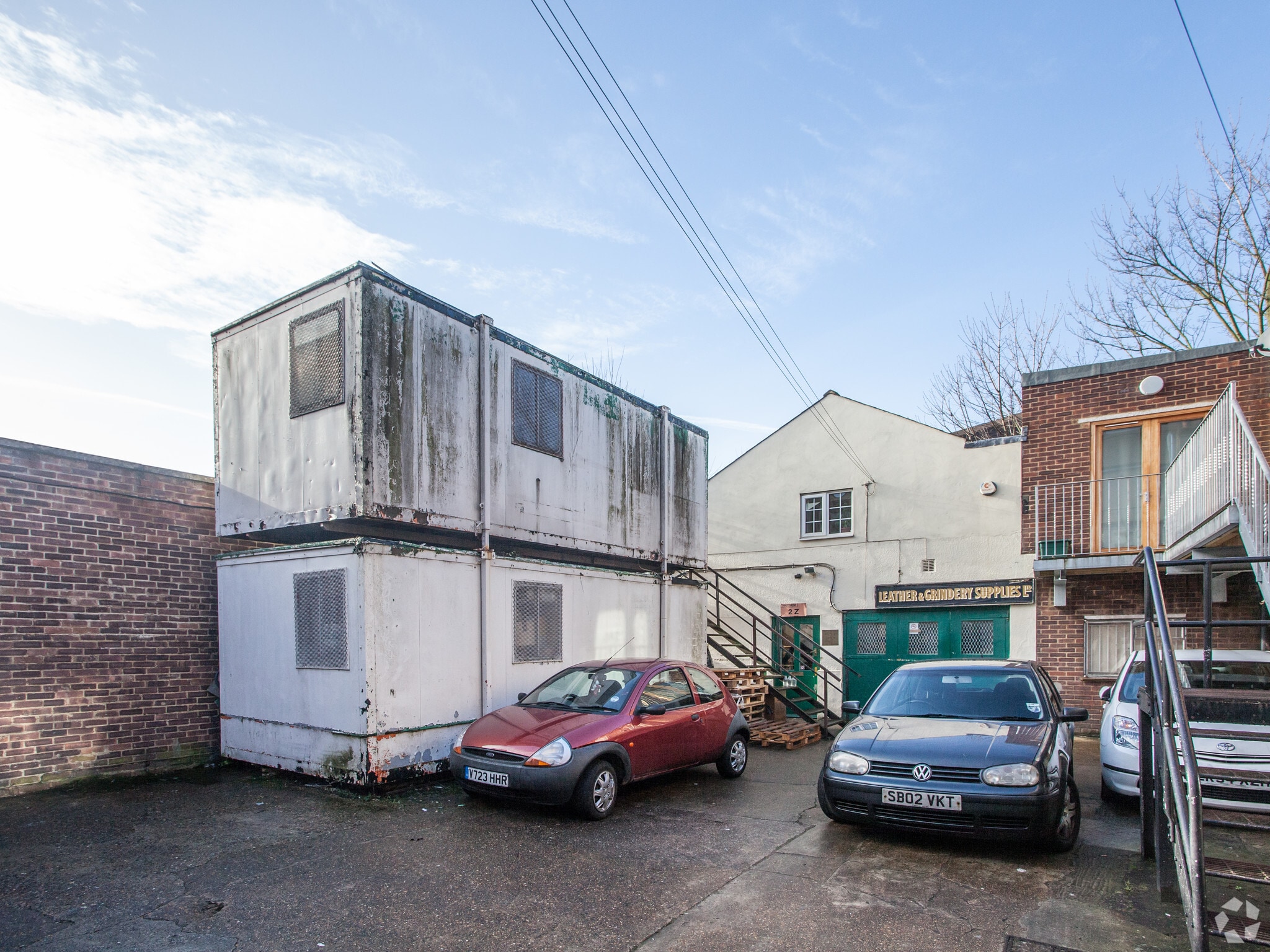 149-155 High St, New Malden à vendre Photo principale- Image 1 de 4