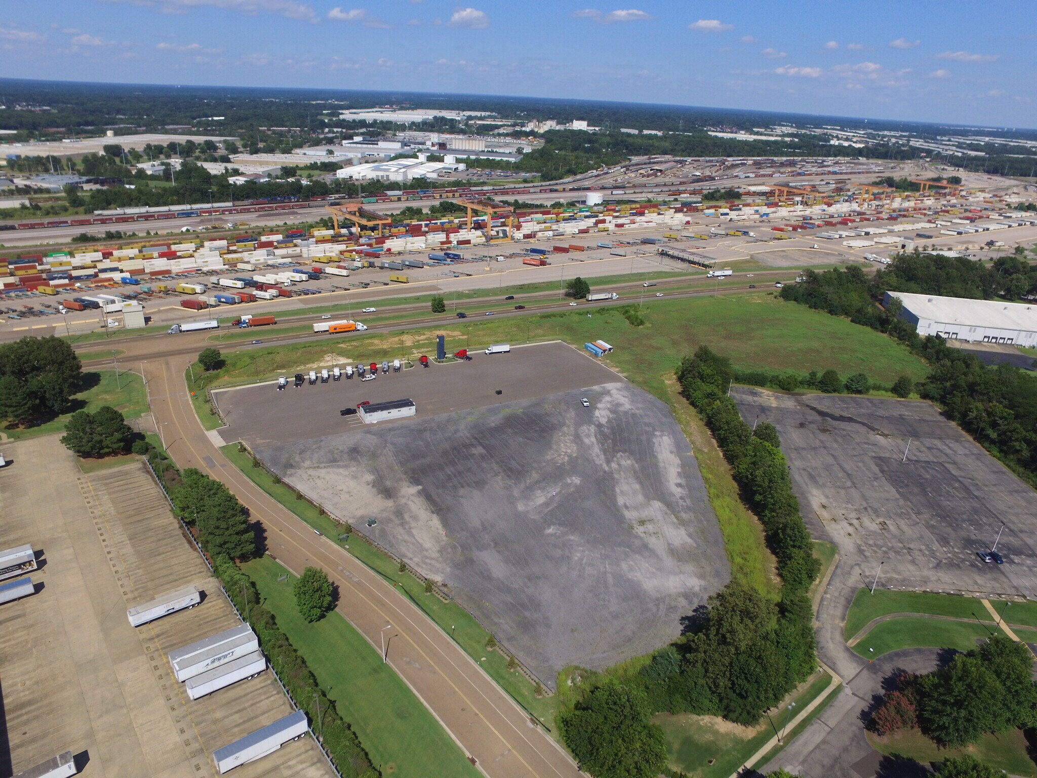 4713 Lamar ave, Memphis, TN à louer Photo principale- Image 1 de 4