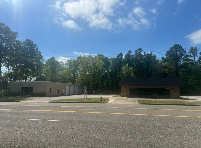 2819 University Blvd, Tyler, TX à louer - Photo du bâtiment - Image 3 de 9