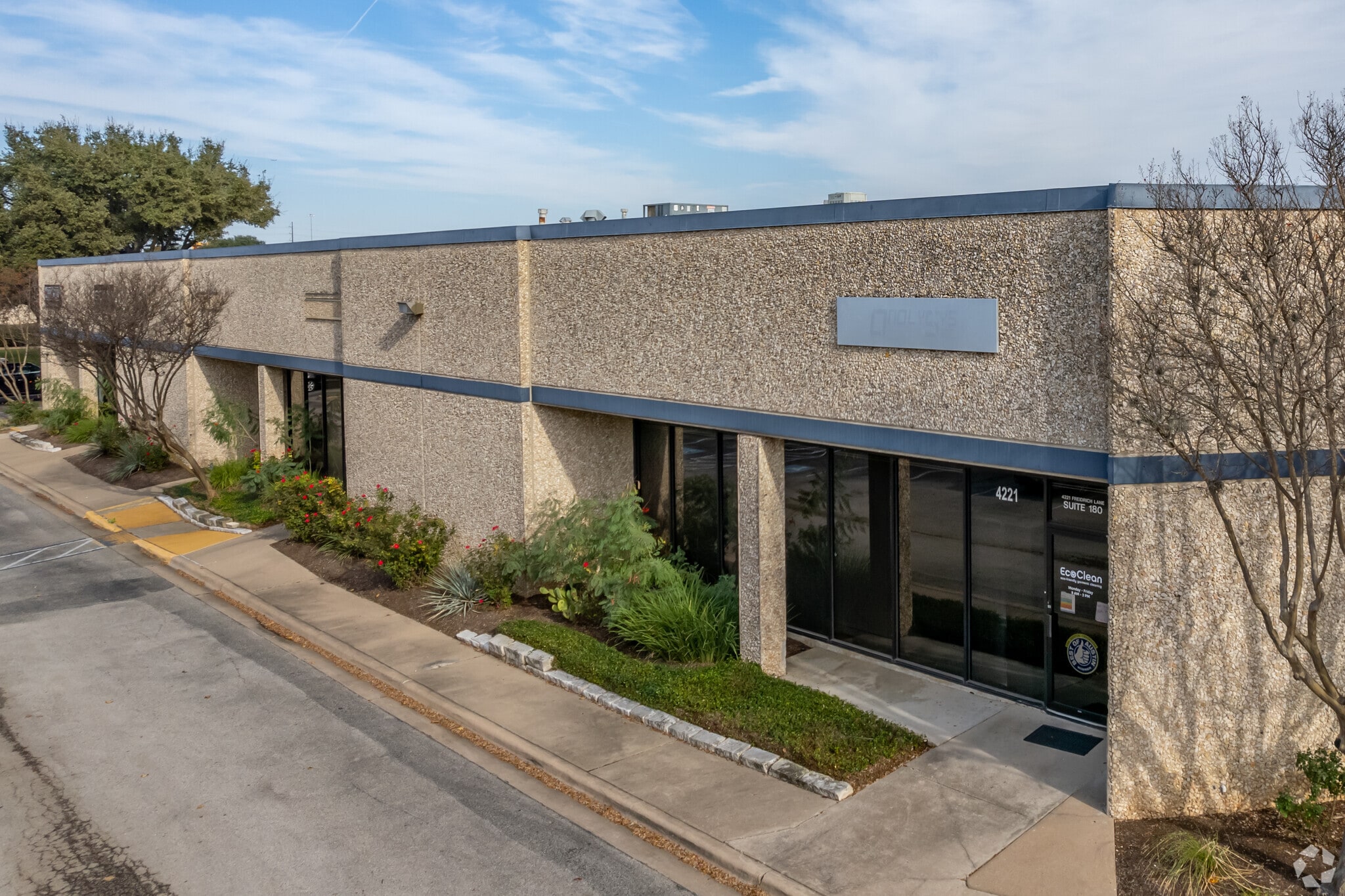 2020-2028 St. Elmo Rd E, Austin, TX for lease Primary Photo- Image 1 of 12