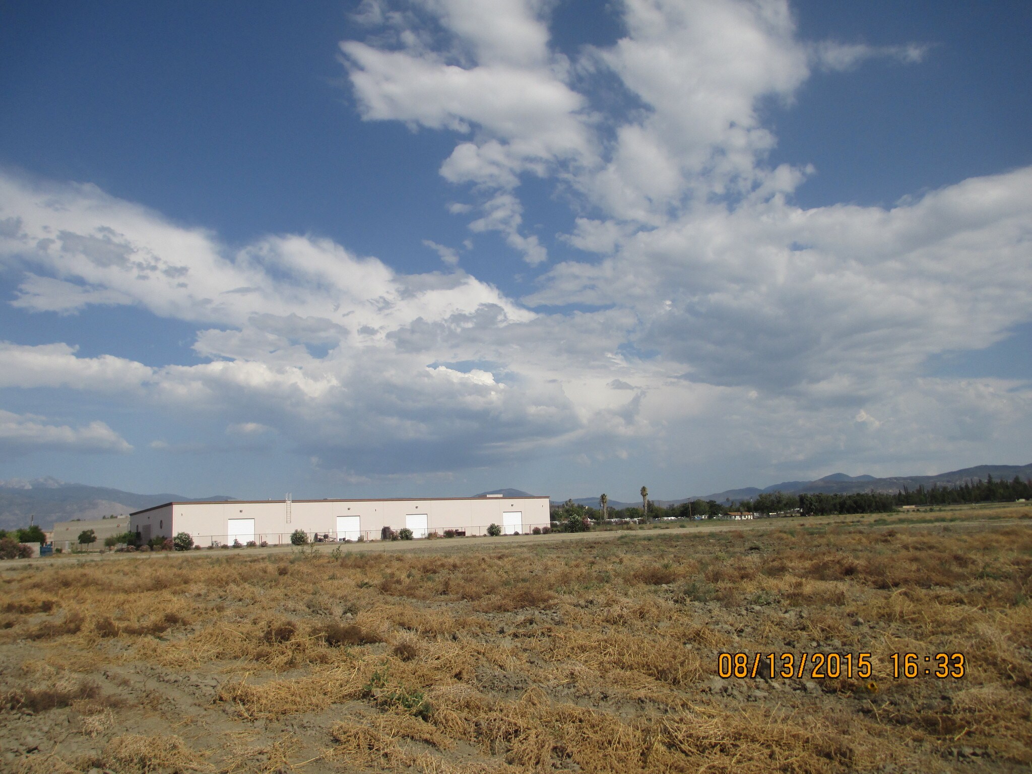 Midway Ranch Tr Unit portefeuille de 2 propriétés à vendre sur LoopNet.ca Photo principale- Image 1 de 3