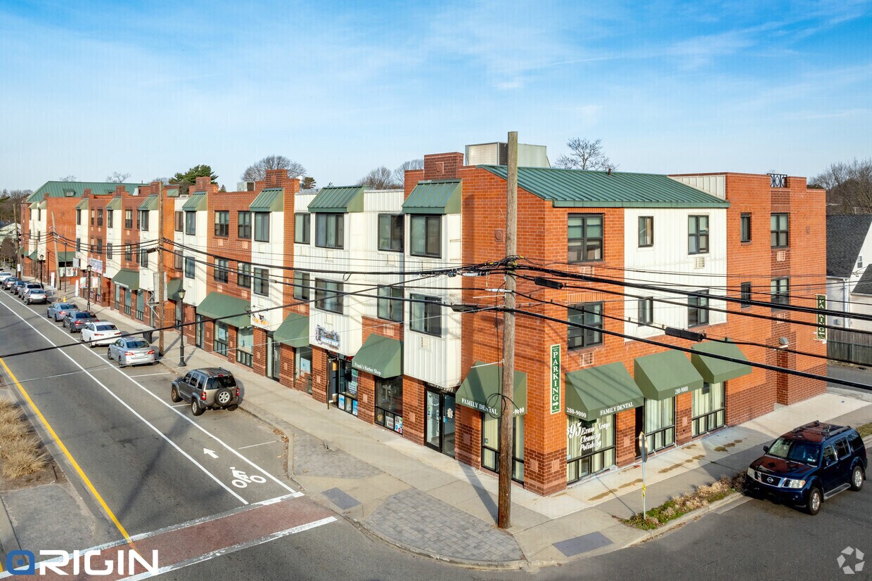 701 Prospect Ave, Westbury, NY for lease Primary Photo- Image 1 of 9