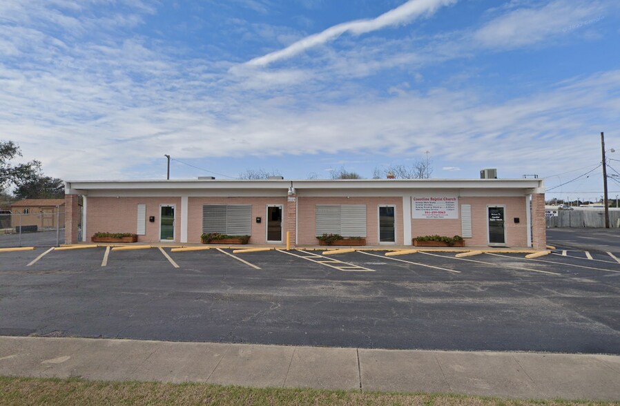 5109-5115 Cosner Dr, Corpus Christi, TX for lease - Building Photo - Image 2 of 12