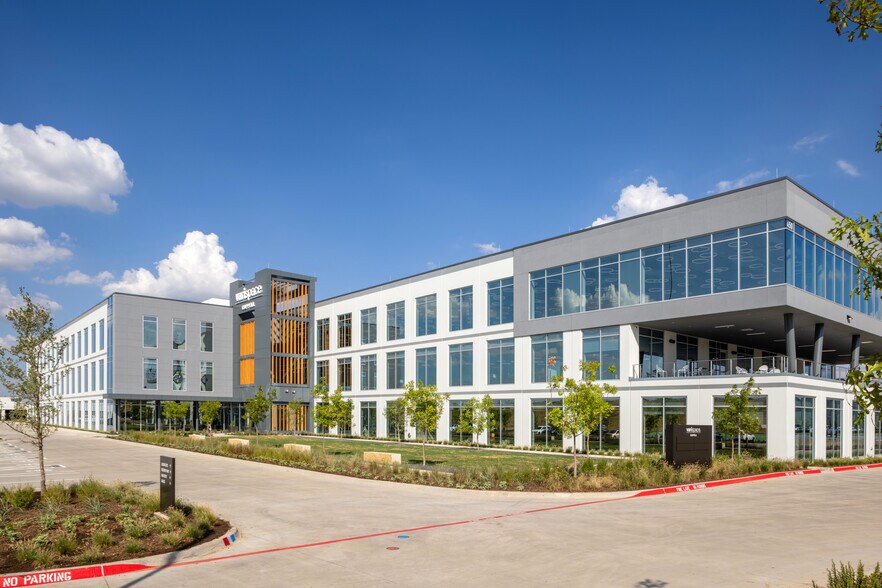 450 N Freeport Pky, Coppell, TX à louer - Photo du bâtiment - Image 1 de 12