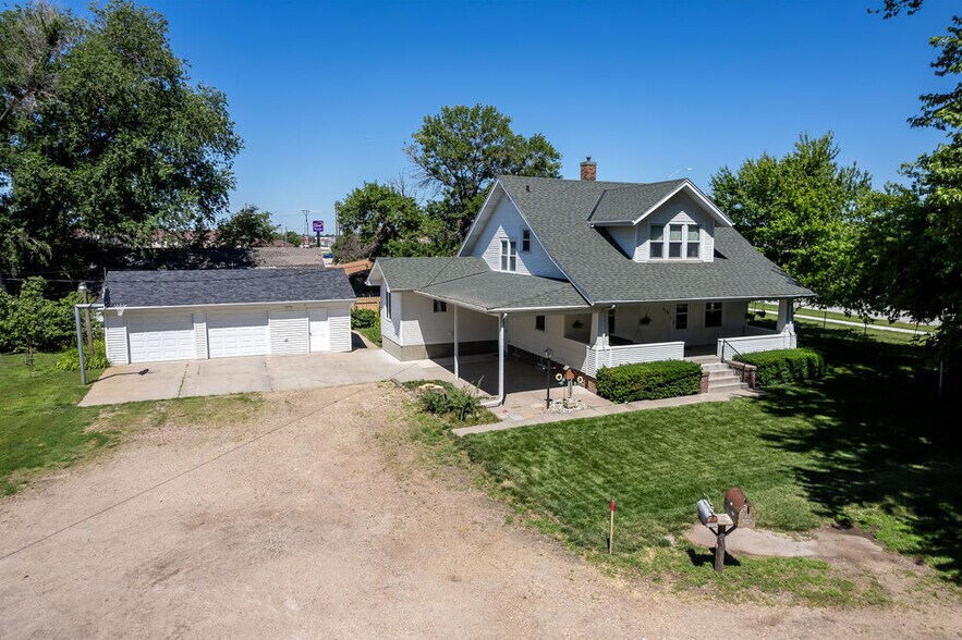115 23rd St, Columbus, NE à vendre - Photo du bâtiment - Image 1 de 31