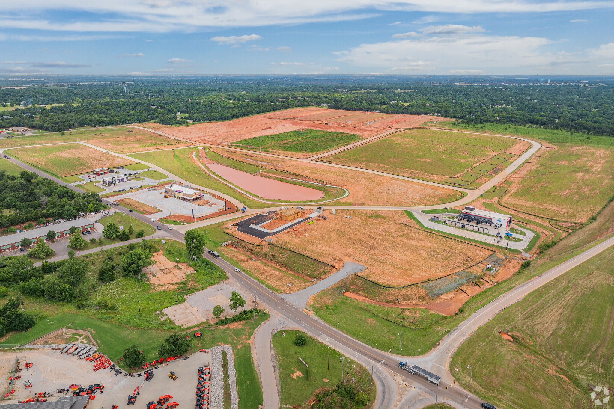 I-35 & Waterloo Rd, Edmond, OK à louer Photo du bâtiment- Image 1 de 28