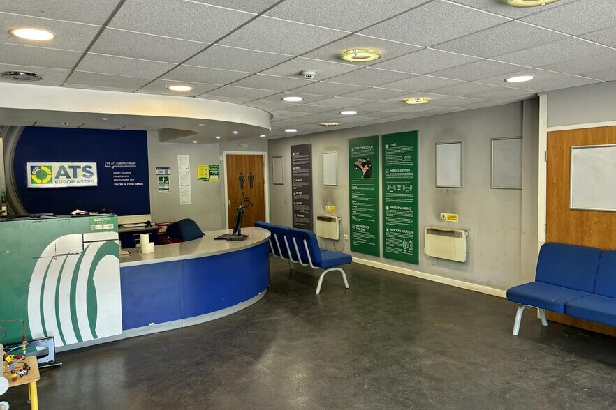 Main Ave, Pontypridd for lease - Interior Photo - Image 3 of 3