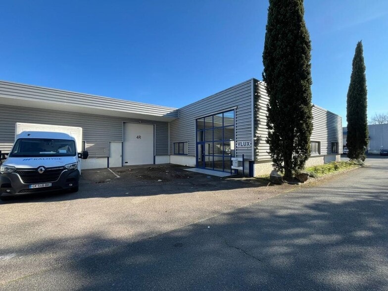 Flex in Saint-Genis-Laval for lease - Building Photo - Image 3 of 13