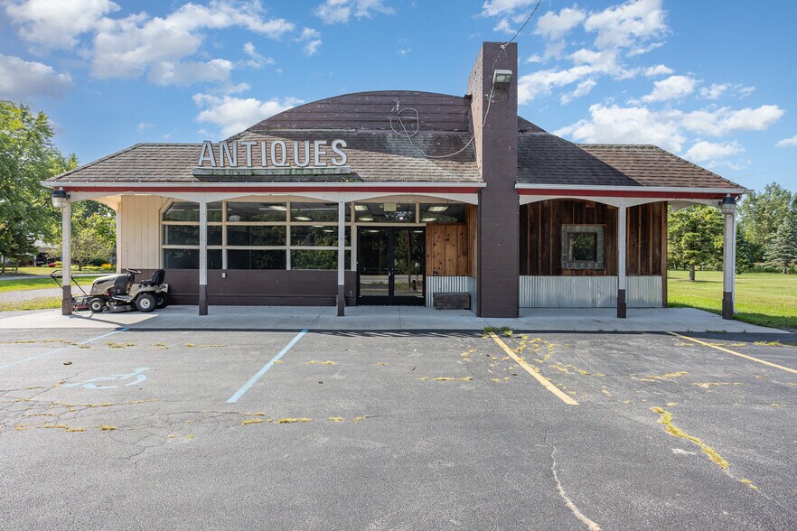 2832 Midland Rd, Bay City, MI à vendre - Photo du bâtiment - Image 1 de 1