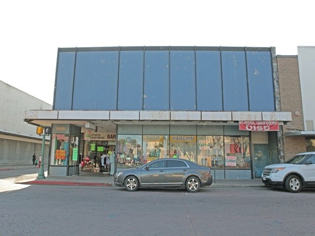 502 Flores Ave, Laredo, TX for lease - Building Photo - Image 2 of 22