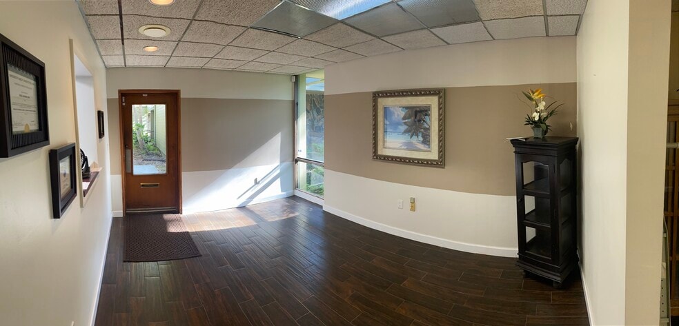 1952 Bayshore Blvd, Dunedin, FL for lease - Interior Photo - Image 3 of 18