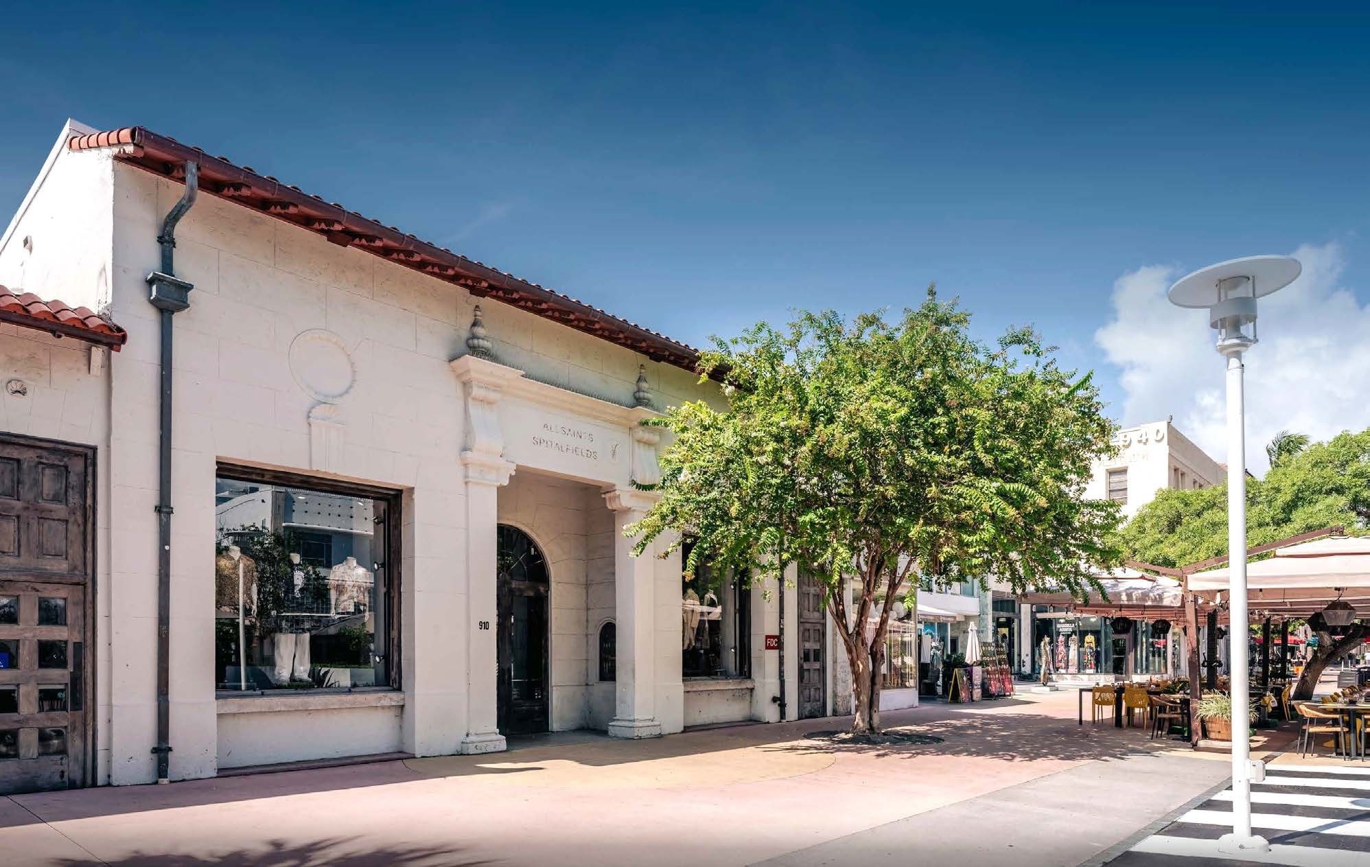 910 Lincoln Rd, Miami Beach, FL for lease Primary Photo- Image 1 of 6