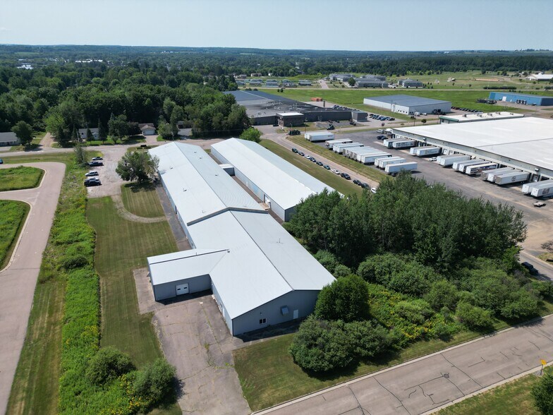 1300 W Taylor St, Merrill, WI à vendre - Photo du bâtiment - Image 2 de 10