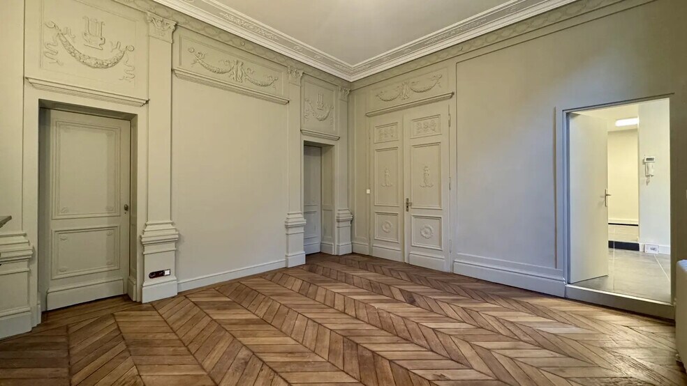 Bureau dans Lille à louer - Photo du bâtiment - Image 3 de 9