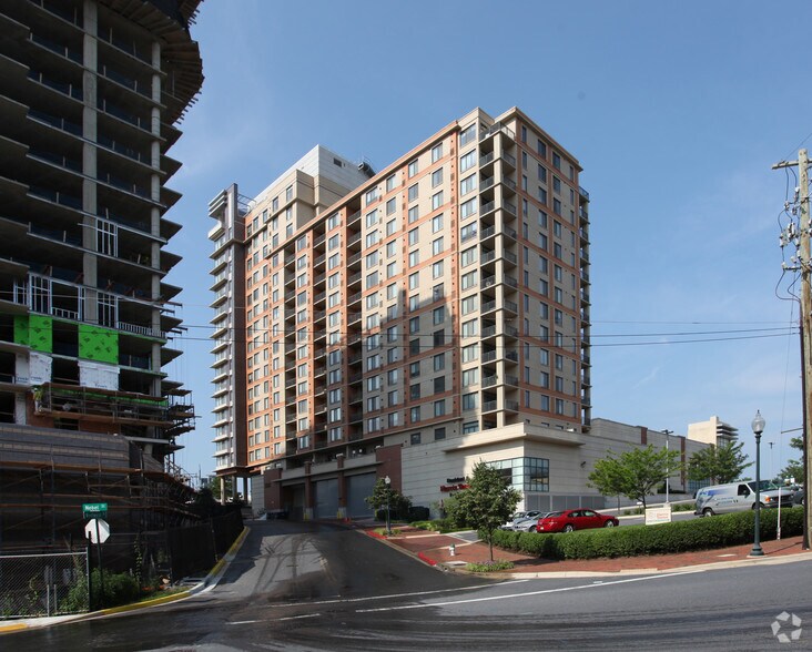 5411 McGrath Blvd, North Bethesda, MD à louer - Photo du bâtiment - Image 2 de 87