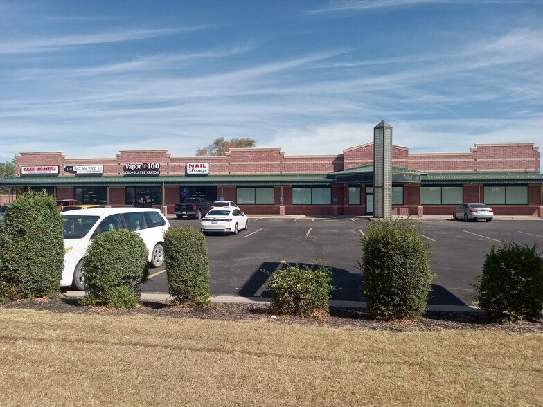 10410 W Maple St, Wichita, KS à louer - Photo du bâtiment - Image 2 de 6