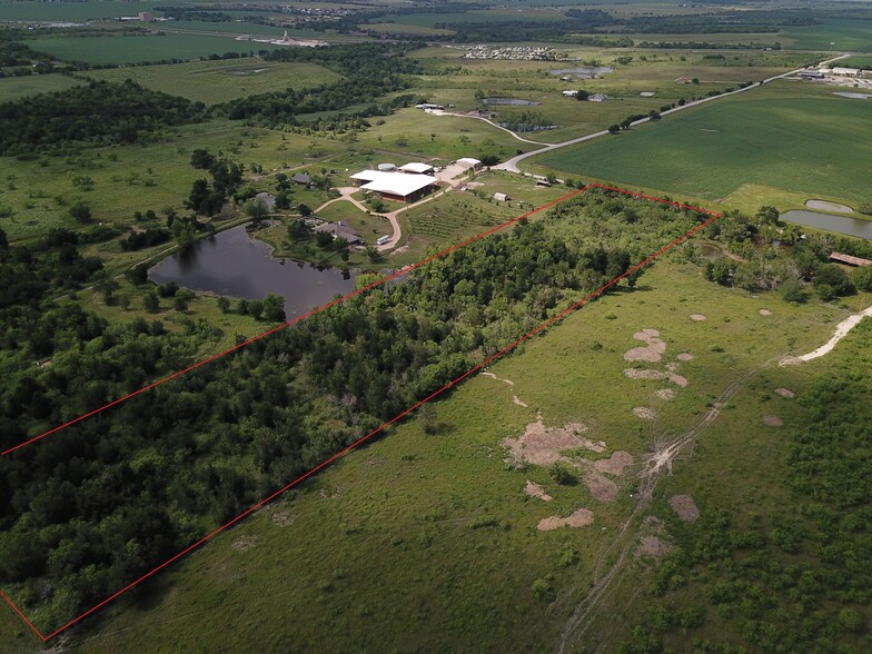 17007 Albert Voelker Rd, Elgin, TX for sale - Aerial - Image 1 of 4