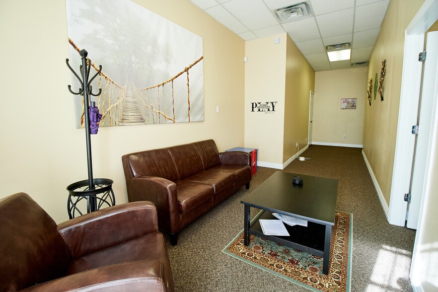 5421 Basswood Blvd, Fort Worth, TX à louer - Photo intérieure - Image 2 de 12