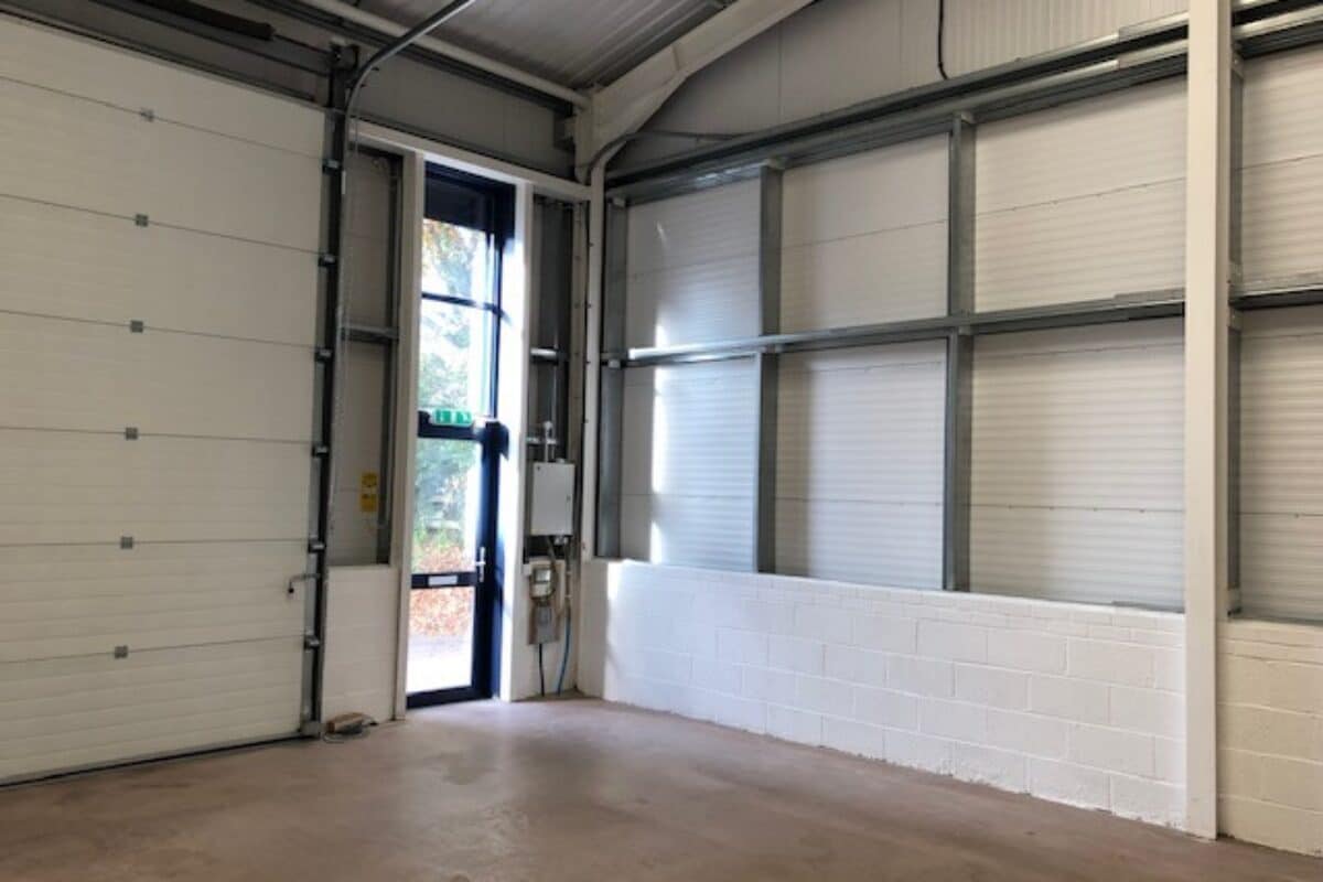 Lower Moor Way, Tiverton, DEV EX16 6SS - Unité 1 -  - Photo intérieure - Image 1 of 3