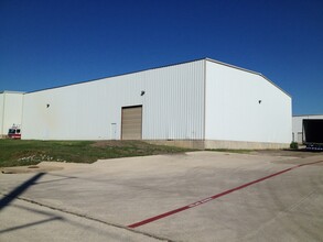 3508 Shelby Ln, Denton, TX for lease Building Photo- Image 2 of 12