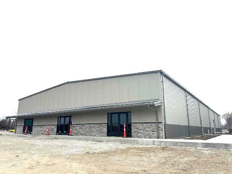 8506 US Highway 50, Lebanon, IL for lease - Building Photo - Image 1 of 4