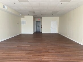 100 E Lake St, Addison, IL for lease Interior Photo- Image 1 of 10