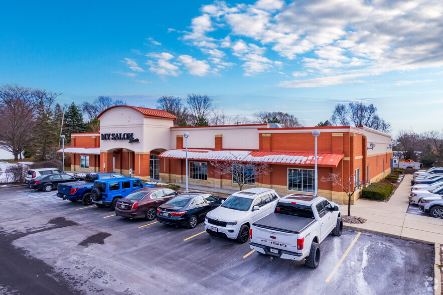 14625 W Capitol Dr, Brookfield, WI for lease - Building Photo - Image 1 of 5