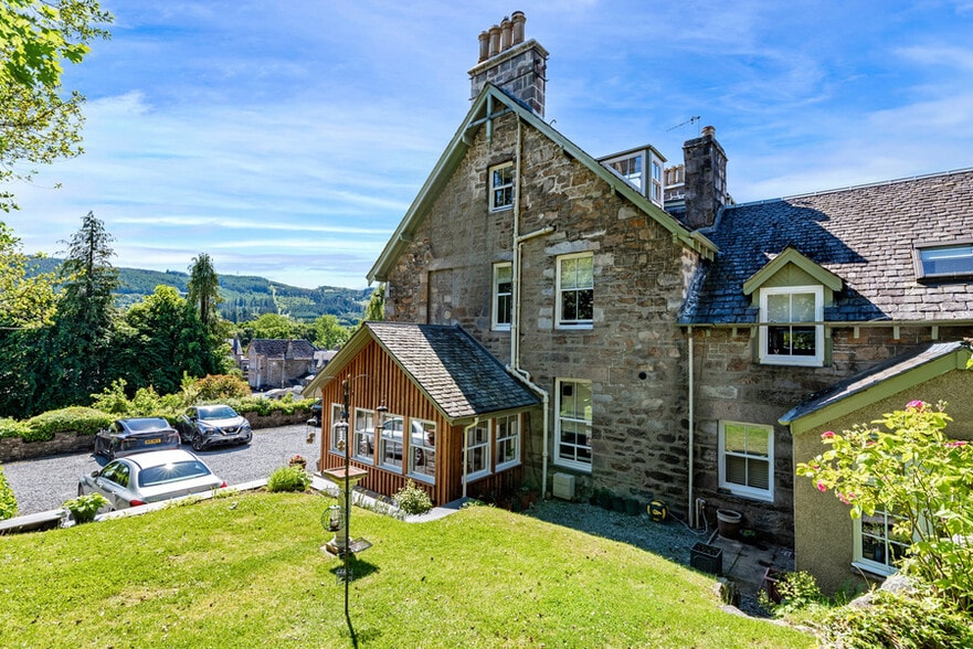 2 Lower Oakfield, Pitlochry à vendre - Photo du bâtiment - Image 3 de 21