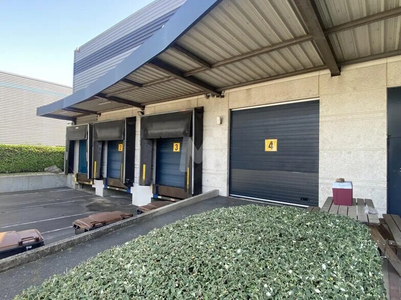 Flex dans Lisses à louer - Photo du bâtiment - Image 3 de 9