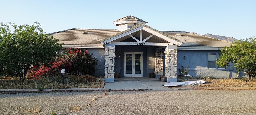 31220 Sage Rd, Hemet, CA à vendre - Photo du bâtiment - Image 3 de 10