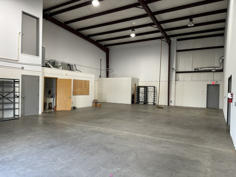 402 Machine Loop, Scott, LA for sale - Building Photo - Image 2 of 7