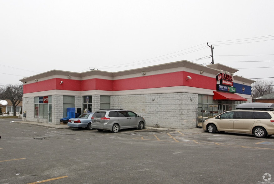 4201 Bloor St W, Toronto, ON à vendre - Photo du bâtiment - Image 2 de 2